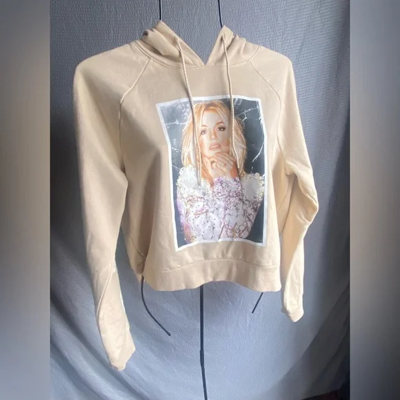 NWT Tan Forever 21 Britney Spears Hoodie! Graphic Crop Style Sweatshirt - Picture 1 of 7